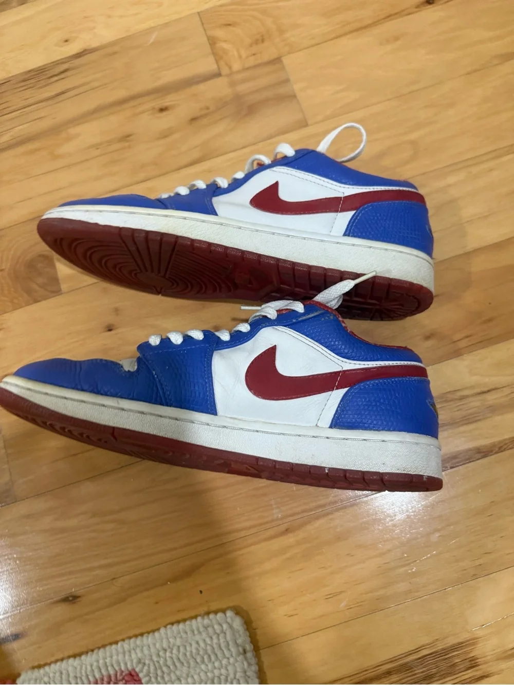 Air Jordan 1 Low retro east side men’s size 9